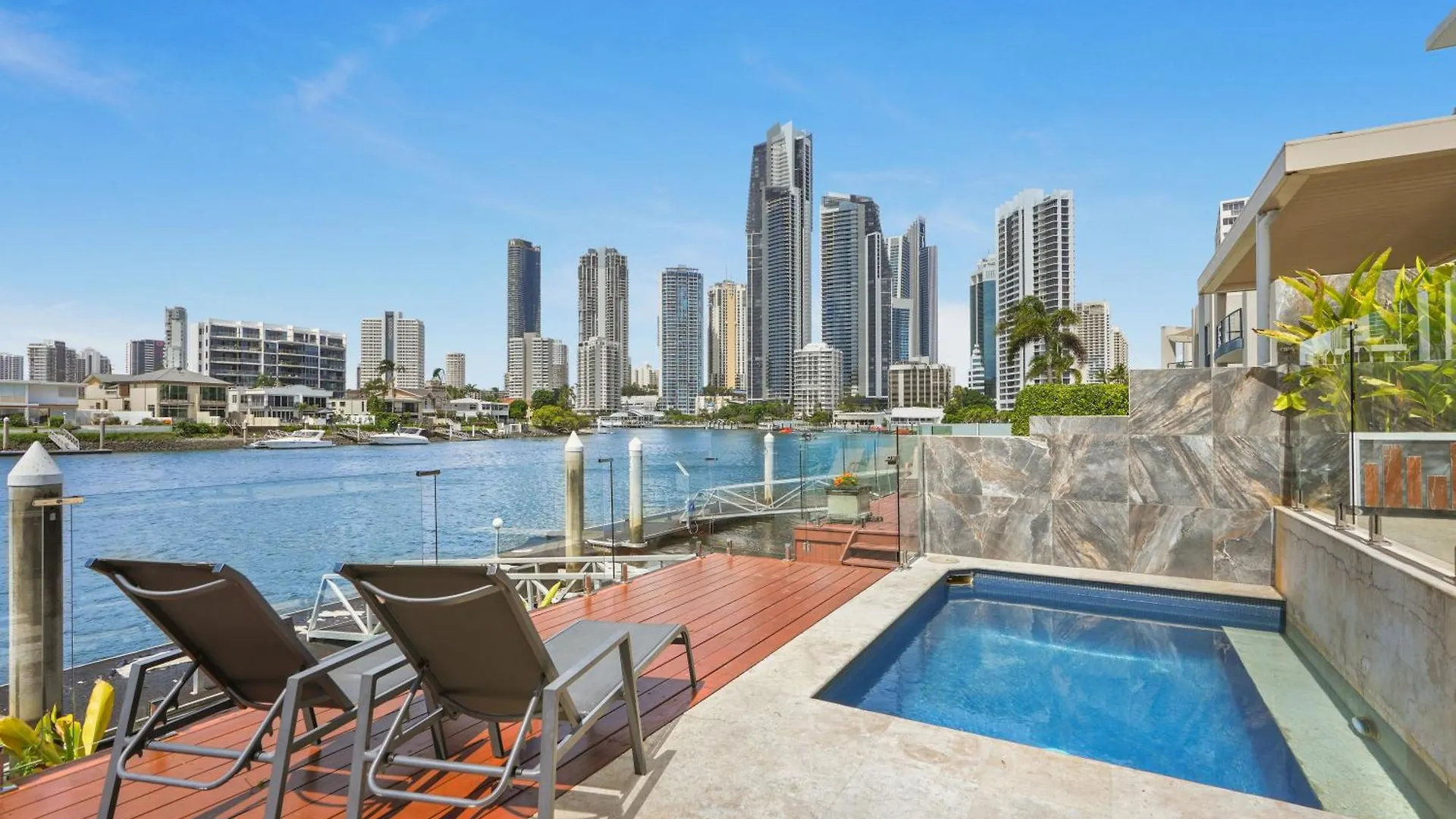 3 M Luxury Waterfront Villa In Paradise Pets Welcome Gold Coast