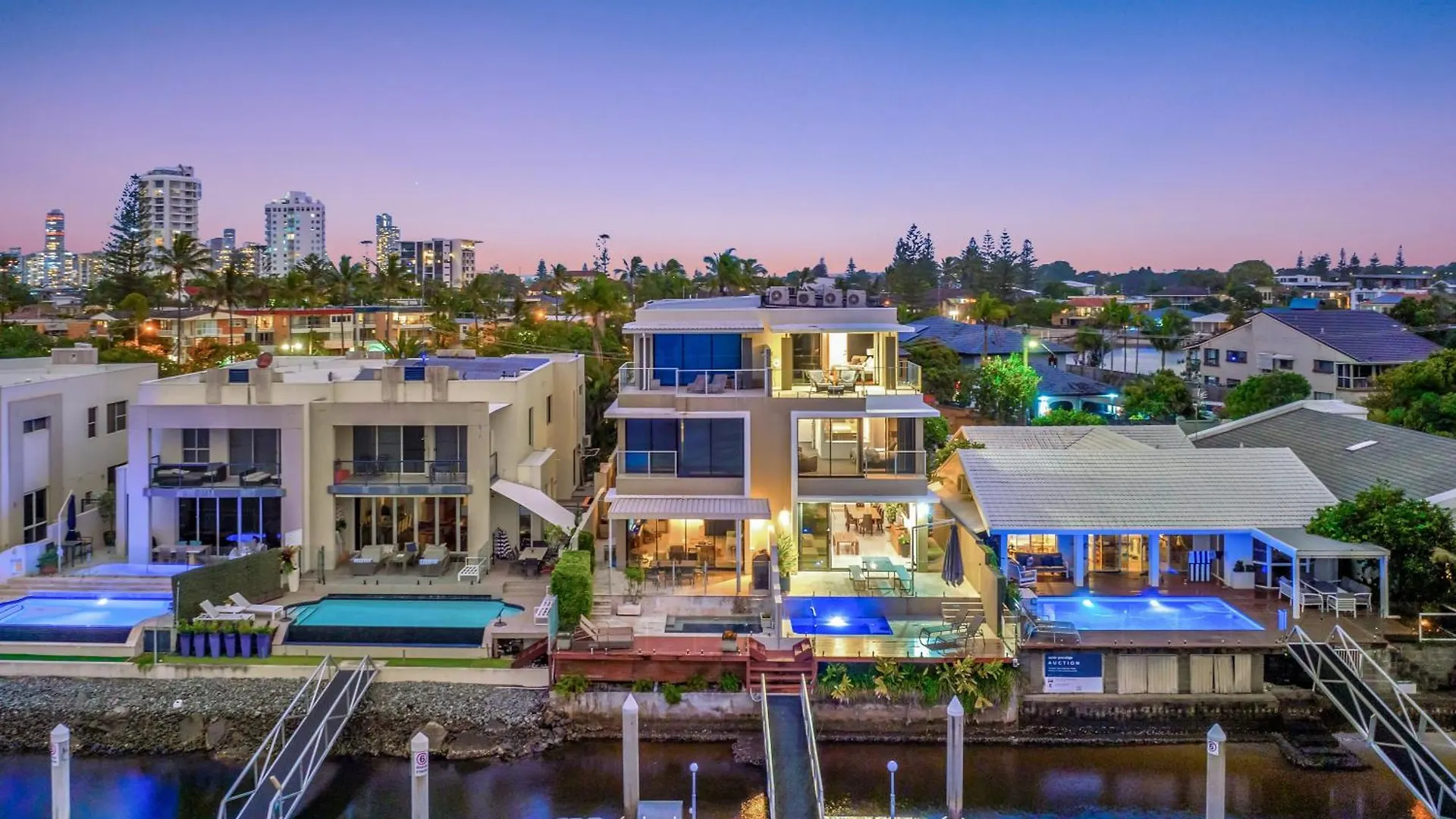 3 M Luxury Waterfront Villa In Paradise Pets Welcome Gold Coast